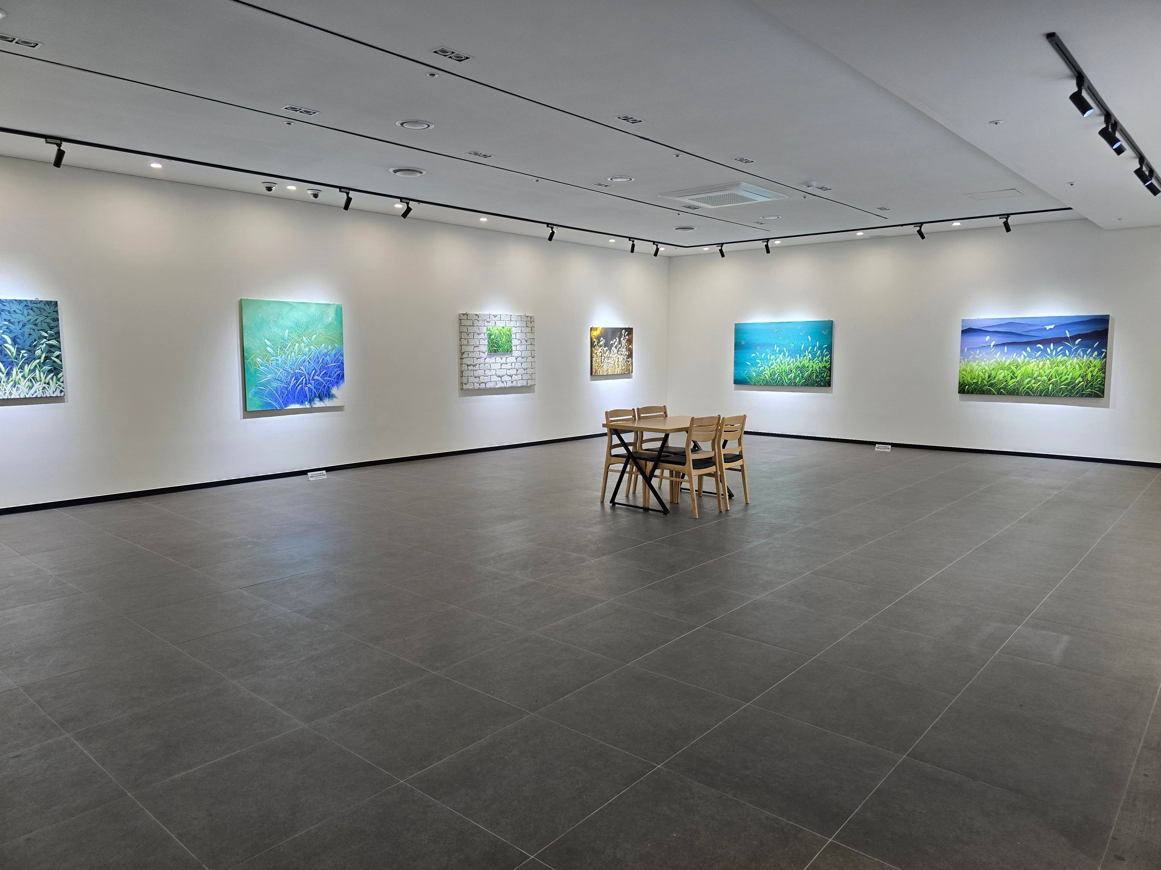 전시전경 · Exhibition view