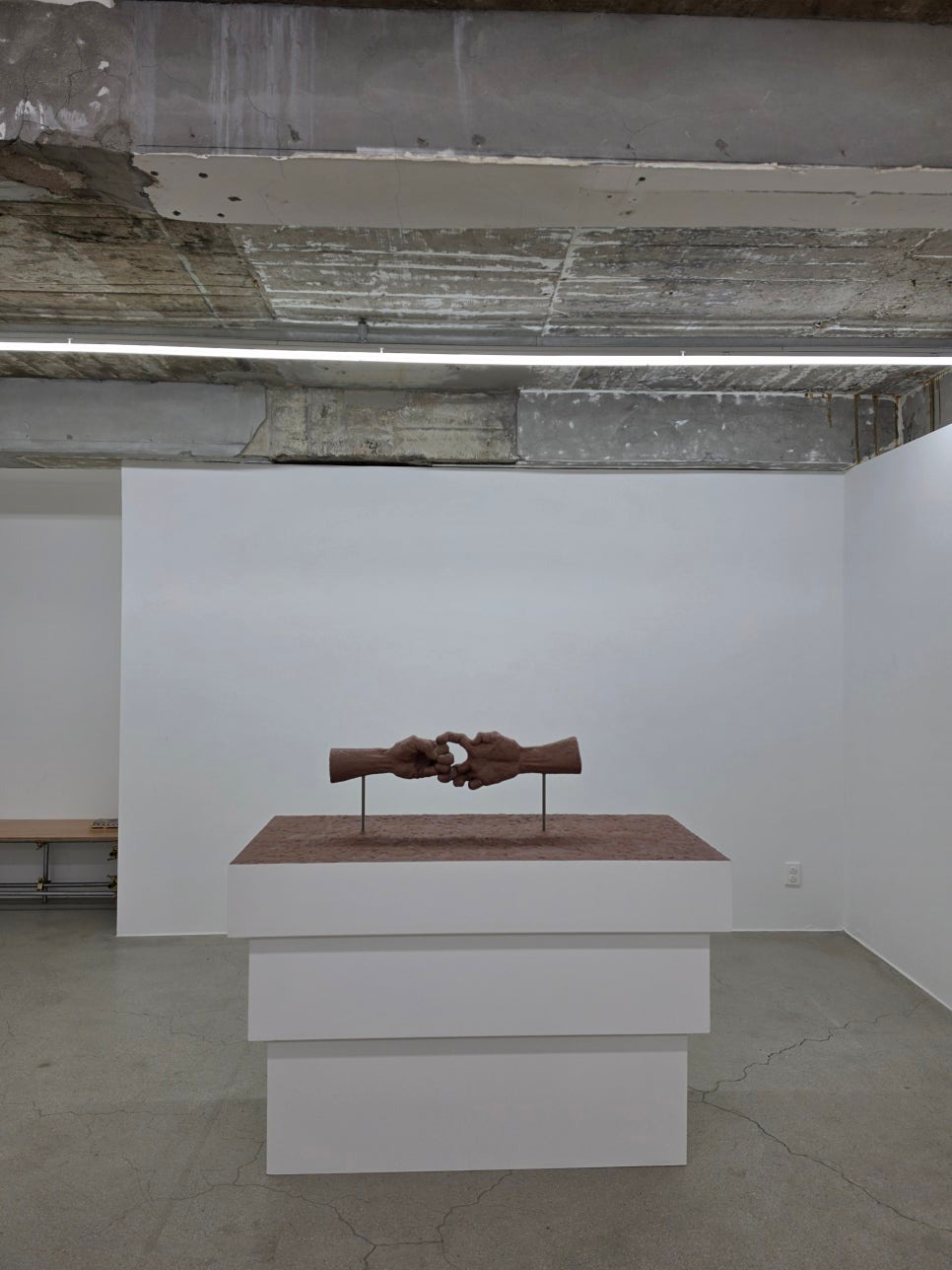 전시전경 · Exhibition view · 출처:<평범한 남자> 권동현 개인전