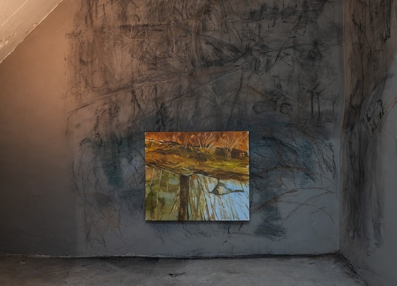 전시전경 · Exhibition view · (회화) 물거울(Mirror of Water), 2026, oil on canvas, 53×45.5cm. (벽화) 갈무리(After Gathering), 2026, charcoal and pastel on wall, dimensions variable.
