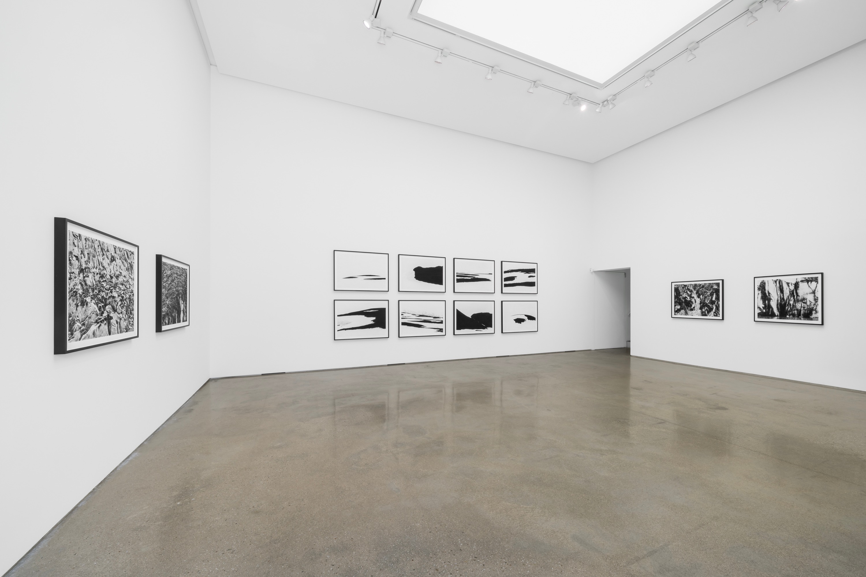 전시전경 · Exhibition view · Installation view of Jungjin Lee: Unseen/Thing at PKM & PKM+  Courtesy of PKM Gallery.