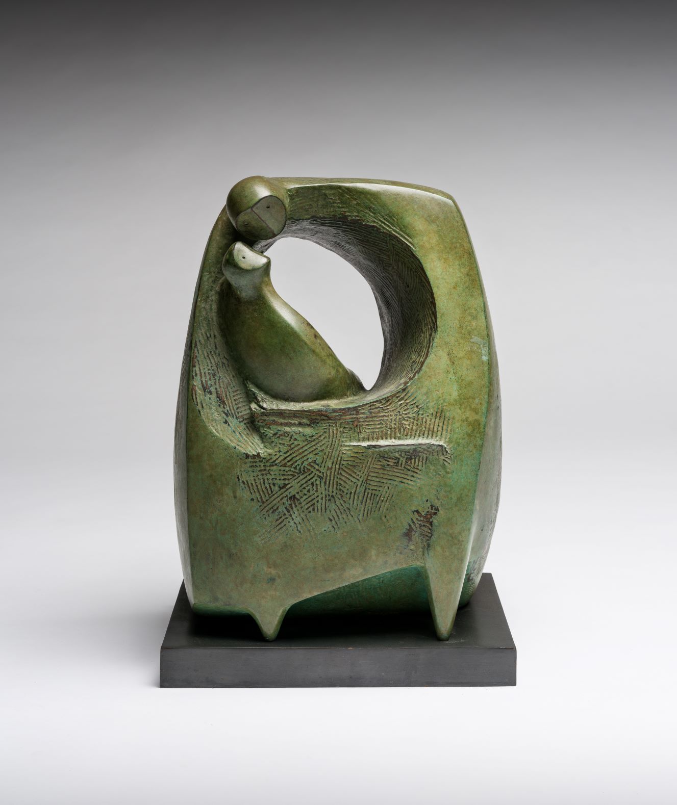 아기와 엄마 · 브론즈 · 21x33.5x45cm · 1988 · 민복진 · (이미지출처 = 광주시립미술관)