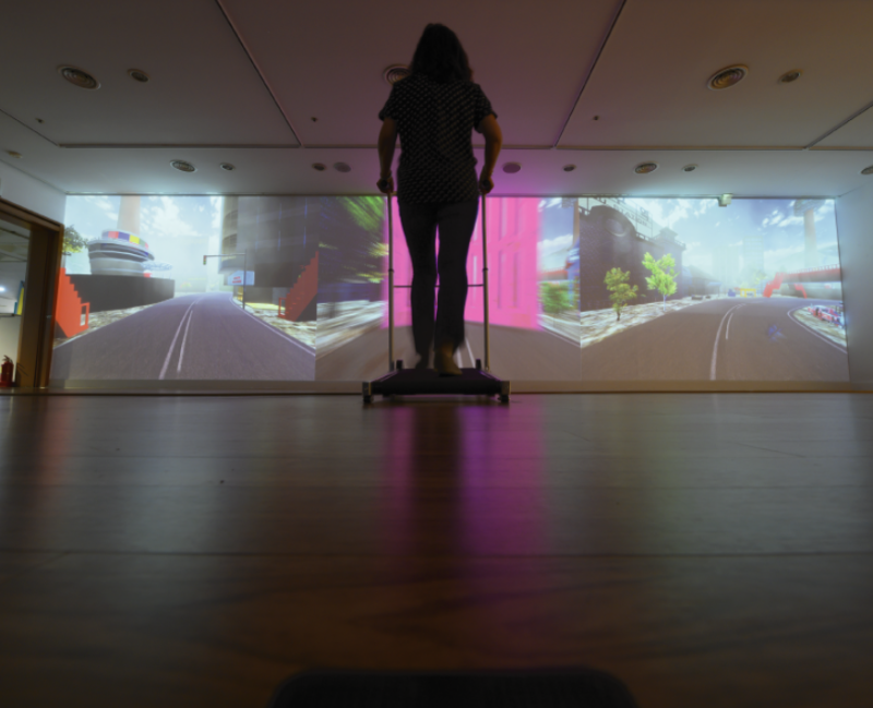 로컬포스트_A Walk To · 인터렉티브 미디어 영상설치 · 1200X500X300cm · 2019