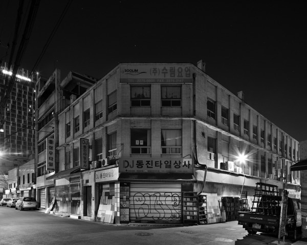 수표동 35-5 · 안료 잉크젯 프린트 · 125 x 100 cm · 2019 · Pigmented inkjet print on pape