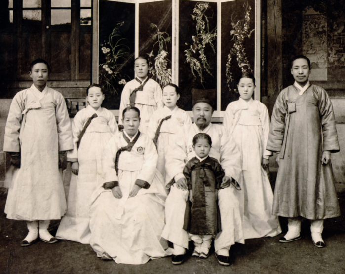 완순군 이재완 가족 사진 · 1910년경 · Picture of Lee Jaewan's Family