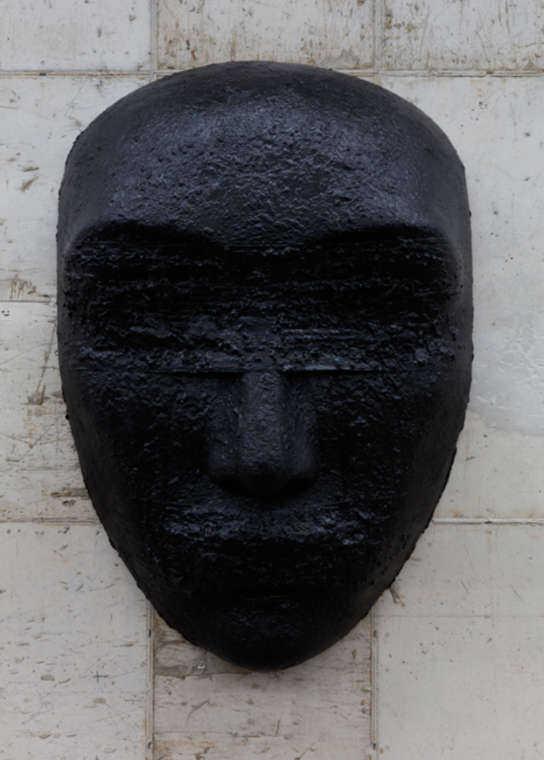 Mask-Blindness 2018-1 · FRP에 혼합재료 · 155×110×50cm · 2018 · Mask-Blindness 2018-1