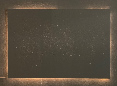 혹은 하나 · Canvas, Led · 162.2x112.1cm · Or one · Canvas, Led