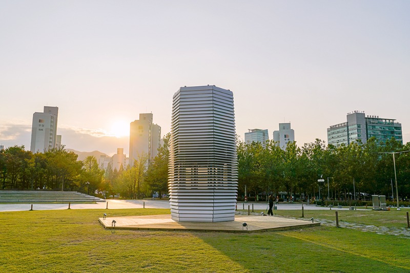 단 로저하르더 _ 스모그 프리 타워 · Daan Roosegaarde_Smog Free Tower