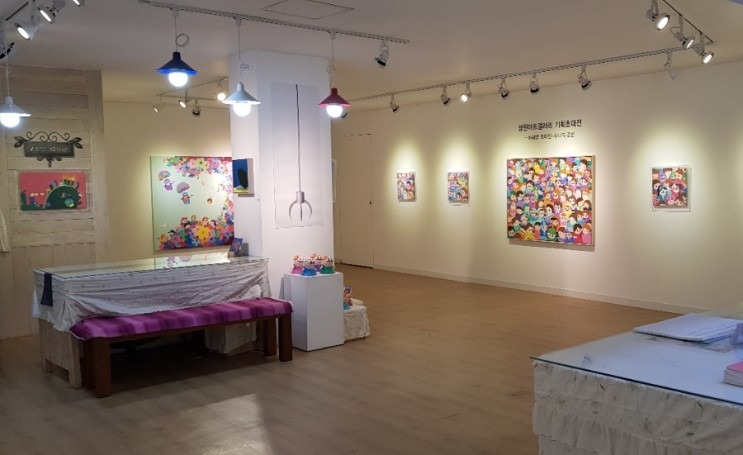 <무니의 꽃밭> 전시 전경 · Exhibition view