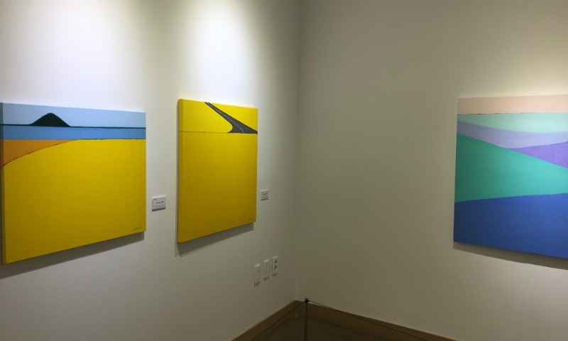 <색(色) 다른 섬 풍경> 전시전경 · Exhibition view