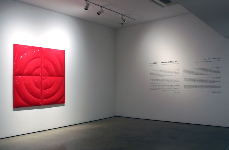 <프랑코 마추켈리: 고공 회전, 당신보다도 격렬한 > 설치전경 · Installation view