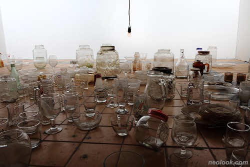 도시, 빈껍데기 · 철거촌에서 수집한 그릇 · 가변설치 · 2016 · City, Empty Shell · Vessels collected from demolition villages