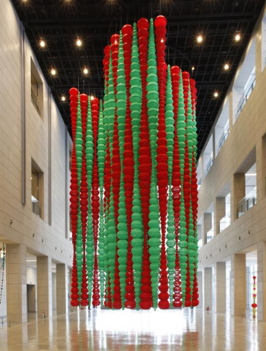 카발라 · plastic baskets, steel frame, variable installation · 16m · 2013, [출처] 대구미술관 홈페이지 · plastic baskets, steel frame, variable installation