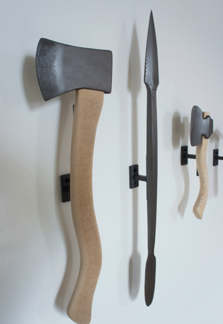 이의성_적합하지 않은 도구의 탄생 · The Birth of Unsuitable Tools_ 나무조각, 흑연, Birth Records of Tools · 가변크기 · 2015