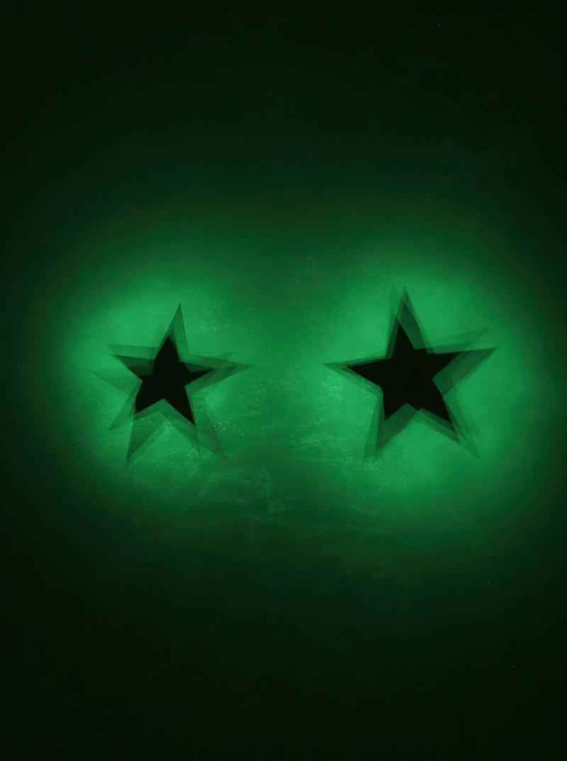 Koo Jeong A. Seven Stars · Phosphorescent pigment, acrylic painting on canvas · 200 x 150 x 4.5 cm · 2020, Courtesy of the artist & PKM Gallery.