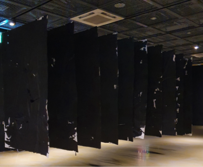 권기철 - 사랑 후 남겨진 무게 · 한지위에 먹 · 245x123cm x 20ea · 2020