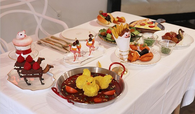 Dining · 혼합재료 · 2019 · Dining