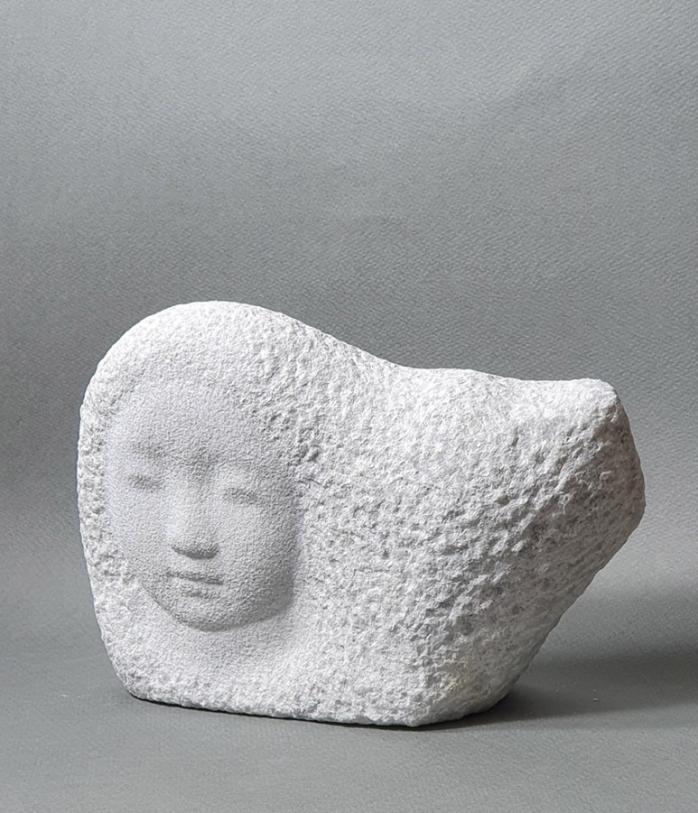 얼굴 · 대리석 · 26x9x18cm · 2019 (출처= 누크갤러리) · Face · Marble
