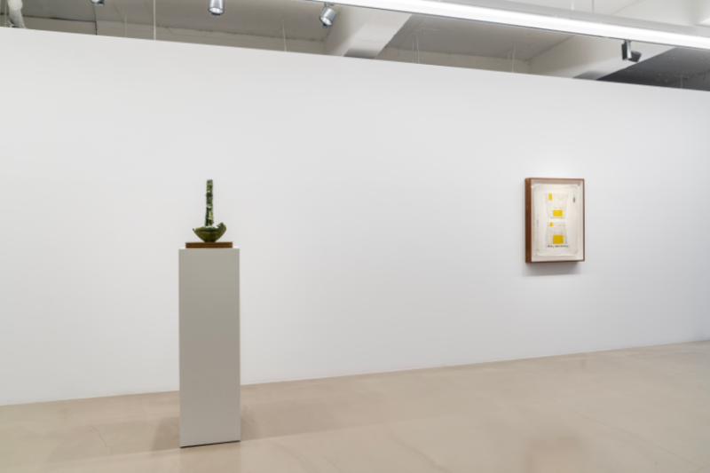 Intallation view : The Secret Life, Gallery Baton, Seoul, Mar 9 - Apr 9 2021 · Courtesy of Mark Manders, Gallery Baton, Seoul and Zeno X Gallery, Antwerp (이미지 출처 = 갤러리 바톤) · Intallation view : The Secret Life, Gallery Baton, Seoul, Mar 9 - Apr 9 2021 |