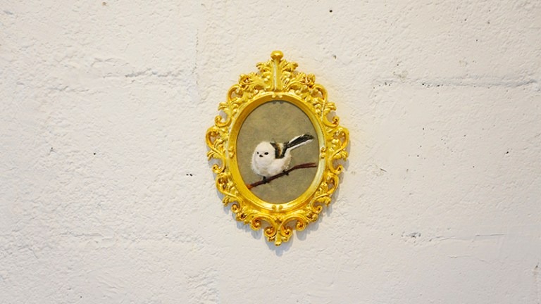 작은 철새 · 한지, 금박 · 18x24cm · 2021 (출처 = 인디아트홀공)