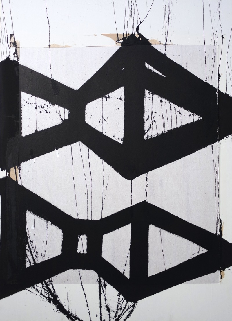 예술과 암호1 · 종이에 먹, 나무판넬에 배접 · 153x110cm · 2020 (출처= 슈페리어 갤러리)
