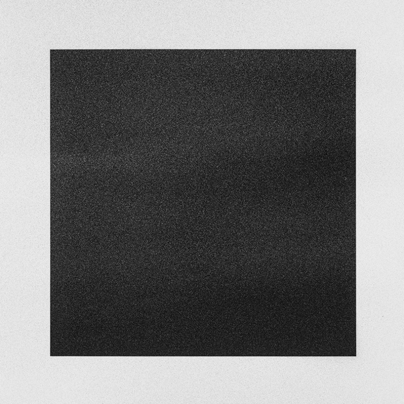 추상사진_Black on White · gelatin silver print.selenium toned · 36.4X36.4cm · 2019 (출처= 아트스페이스 언주라운드) · Black on White · gelatin silver print.selenium toned