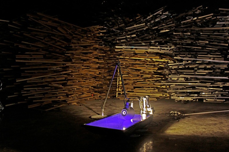 Encounter · monitor, camera, wall mount · dimensions variable · 2021 (출처= OCI미술관) · Encounter · monitor, camera, wall mount