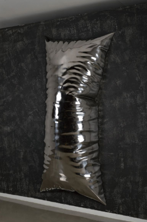 김태인, 우연한 팽창 · Stainless steel · 10m이내 가변설치 · 2021 (출처= 포항문화재단) · accidental swelling · Stainless steel