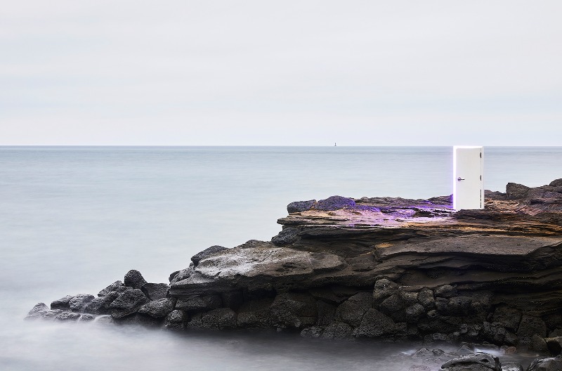 Purple stone · Archival pigment Print · 100X150cm · 2020 (이미지 제공 = 갤러리위) · Purple stone · Archival pigment Print