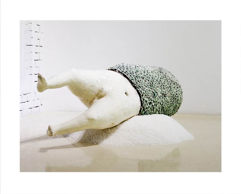 Boy · galzed ceramic, sea salt · Size Variable · 2021 (출처= 파라다이스집) · Boy · galzed ceramic, sea salt