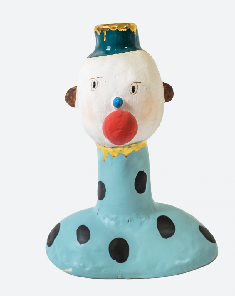 Balloon gum boy · Color on ceramic · 25x16x33cm · 2021 (출처= 호반아트리움) · Balloon gum boy · Color on ceramic