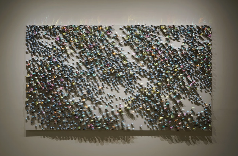 권용래, Ficus benjamina -Light · Stainless steel on Canvas · 220 x 125 cm · 2021 (이미지출처=리나갤러리) · Kwon Yongrae, Ficus benjamina -Light · Stainless steel on Canvas
