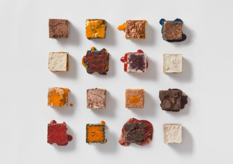 김현영,  900-1050 of 자율신경제_RARE TASTE · clay.glasspowder.glaze · 6.5x6.5x6.5cm · (이미지출처 = 유나이티드 갤러리)