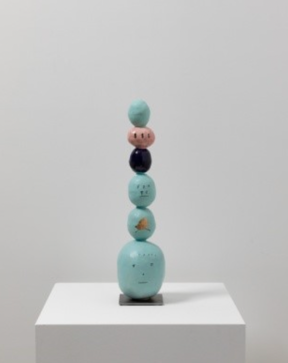 갑빠오, 오래된기도#3 · color on ceramic · 14x12x43cm · 2020 (이미지 출처 = 일우스페이스)