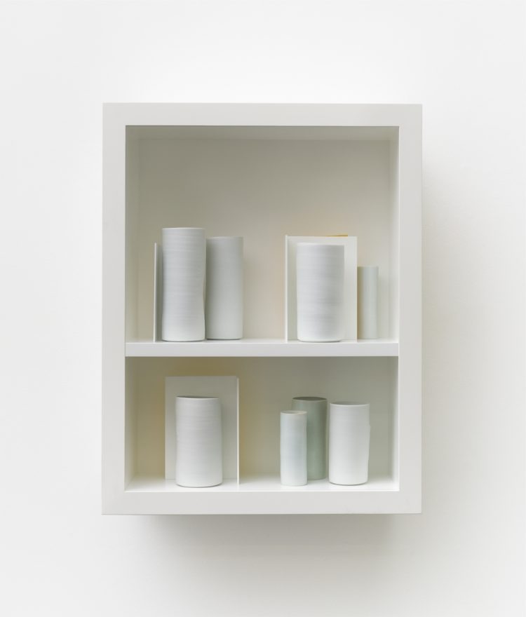 Sunday Morning · Porcelain, gold, aluminum, wood, and glass · 90 x 70 x 31 cm 35 7/16 x 27 9/16 x 12 3/16 in · 2021 (이미지출처 = 가나아트) · Sunday Morning · Porcelain, gold, aluminum, wood, and glass