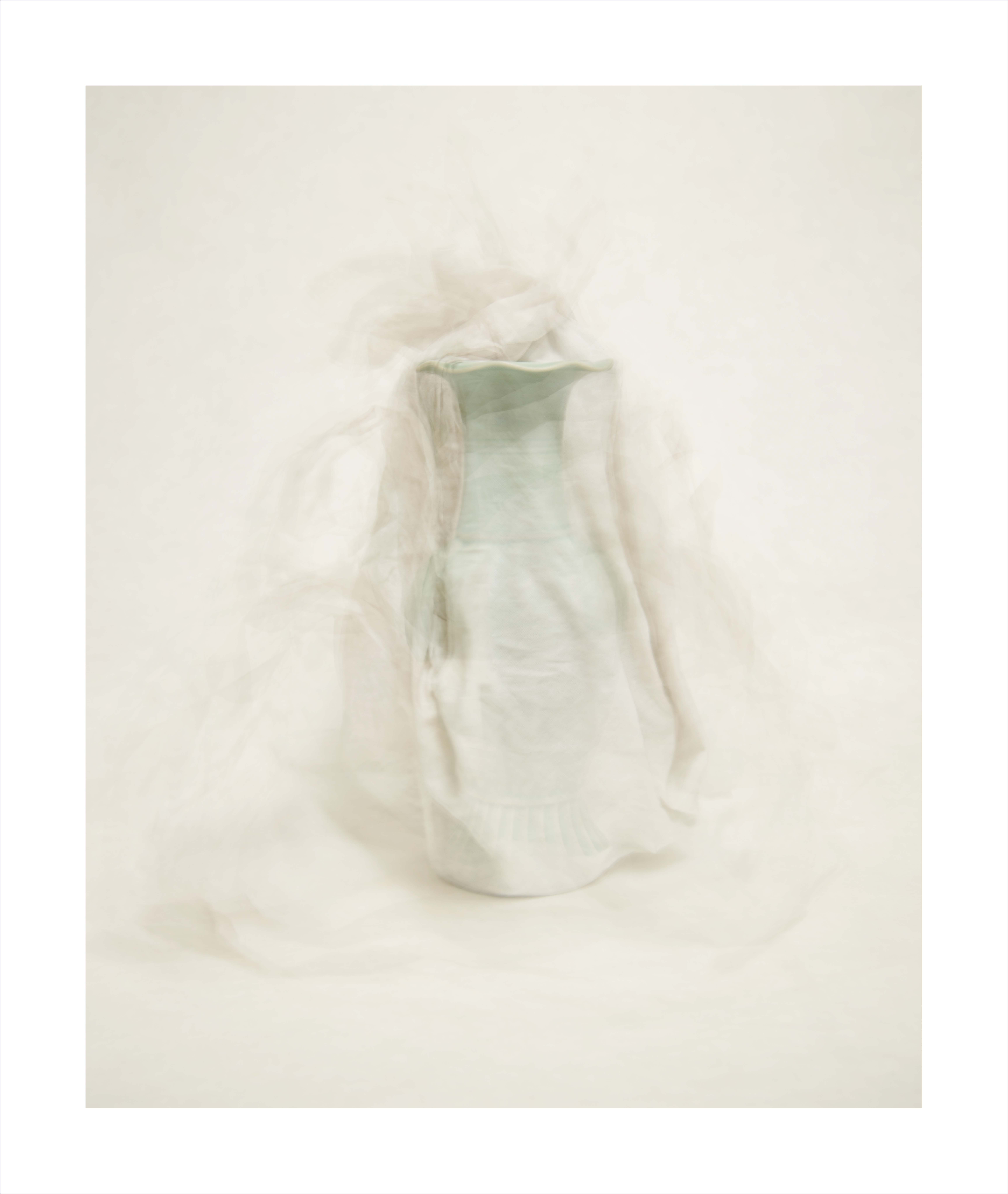 Memories of the gaze_celadon_w#1 · 154x130cm · 2017 · 이재용_ · (이미지제공 = Plate 2 Place)