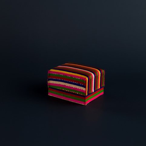 돌반지 상자 · 피그먼트 프린트 · 100x100cm · 2021 · 인주리 · (출처 = 우민아트센터)